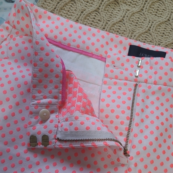 NWOT J. Crew White & Pink Polka Dot Shorts with Scalloped Pockets - Size 12 - Picture 5 of 8